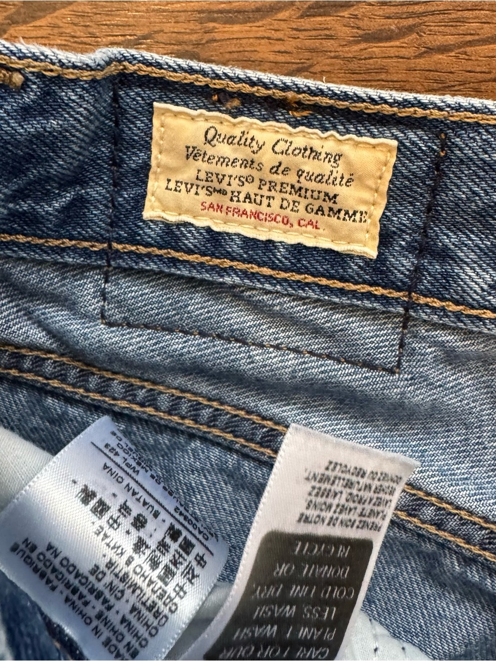 Levi's Baggy Dad Medium Wash Blue Denim Jeans 5-Pocket Women Size 28 - Picture 5 of 11